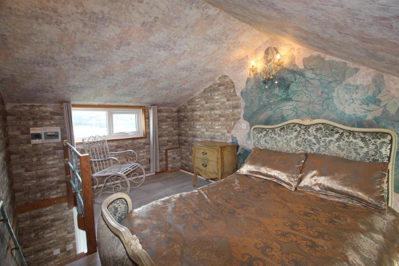 Unique, Loft-Style Apartment With Fantastic Brighton Marina Views Eksteriør billede